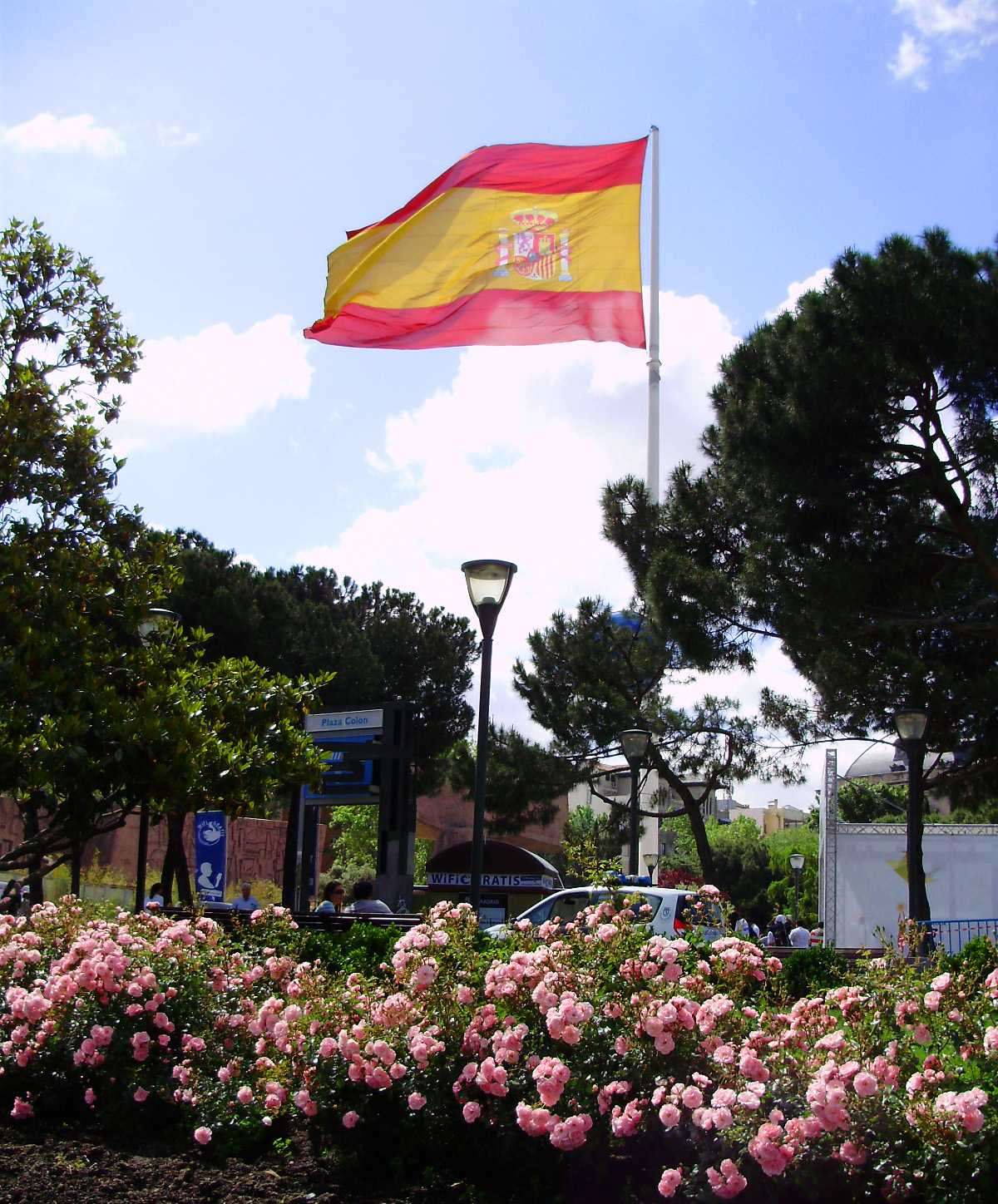 http://www.fansdelmadrid.com/wp-content/uploads/2011/11/bandera.jpg